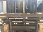 Hydraulics with Fork Positioning Cylinder (on fork carriage)
