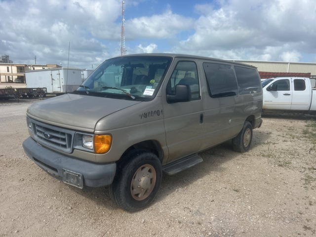 2007 Ford Econoline Passenger Van (Inoperable)