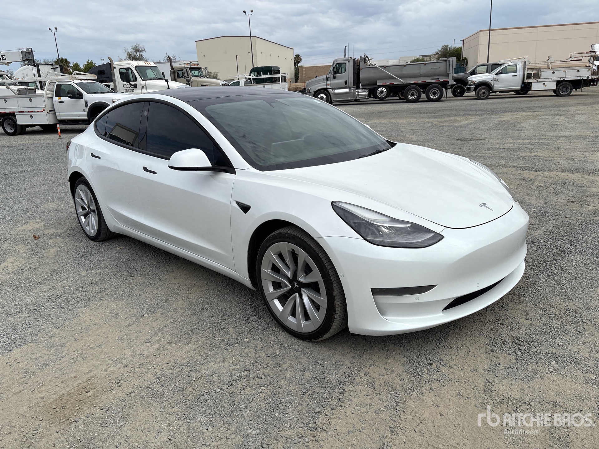 General Appearance with Picture, Right Front Corner