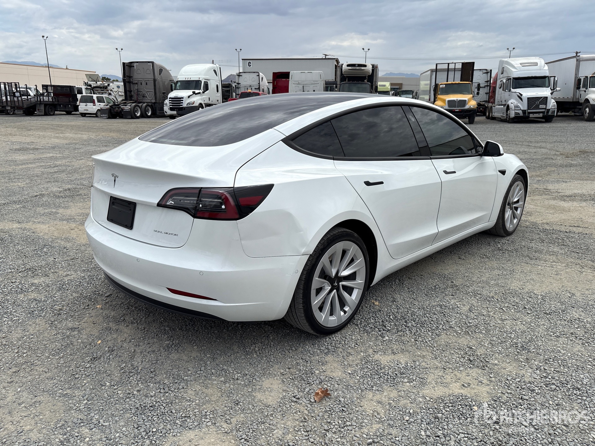 General Appearance with Picture, Right Rear Corner