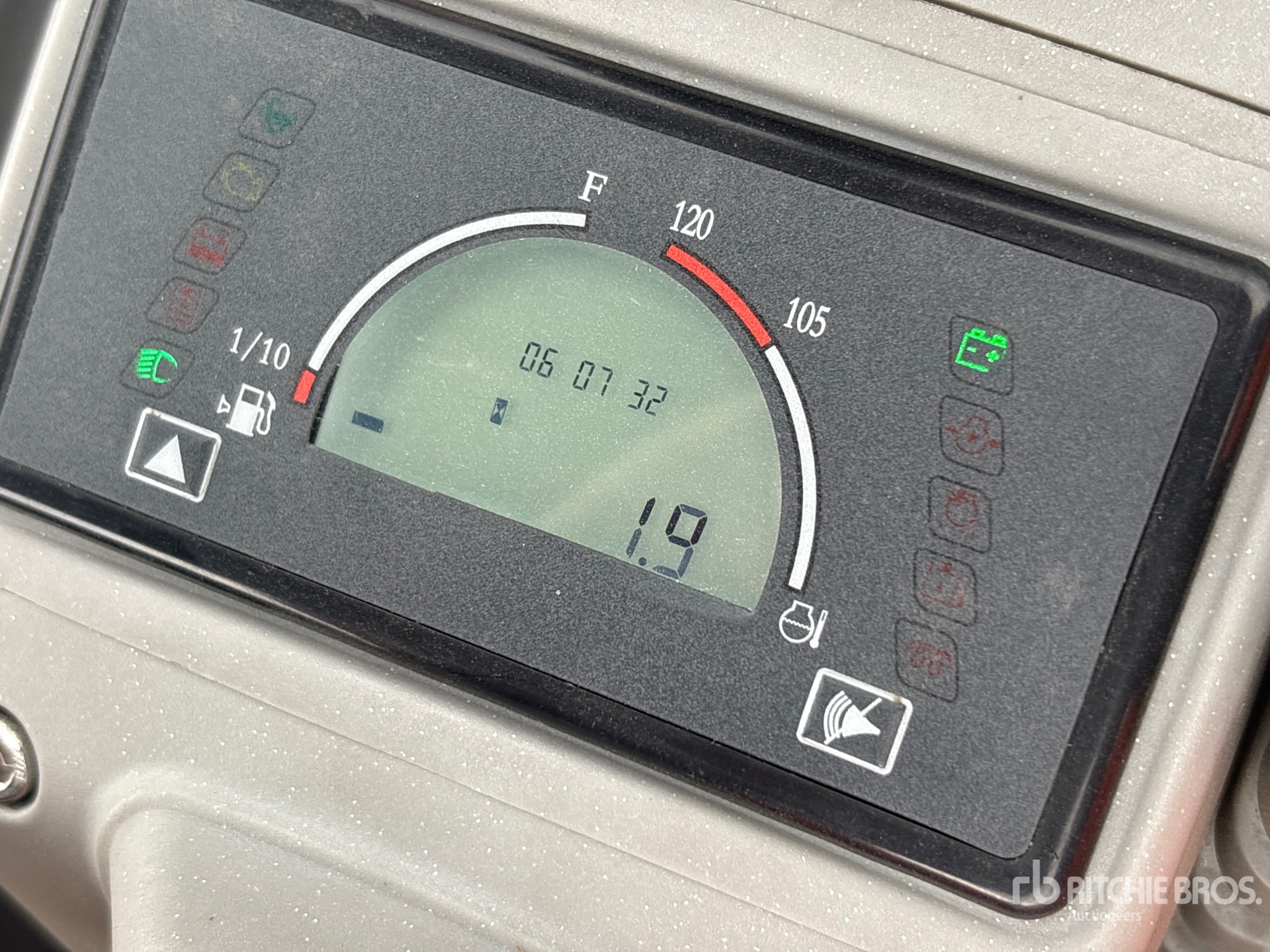 2025 MACHPRO 322L-JBT