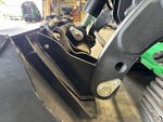 Chassis with Quick Coupler to Arms Pins