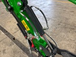 Hydraulics with Thumb Cylinder