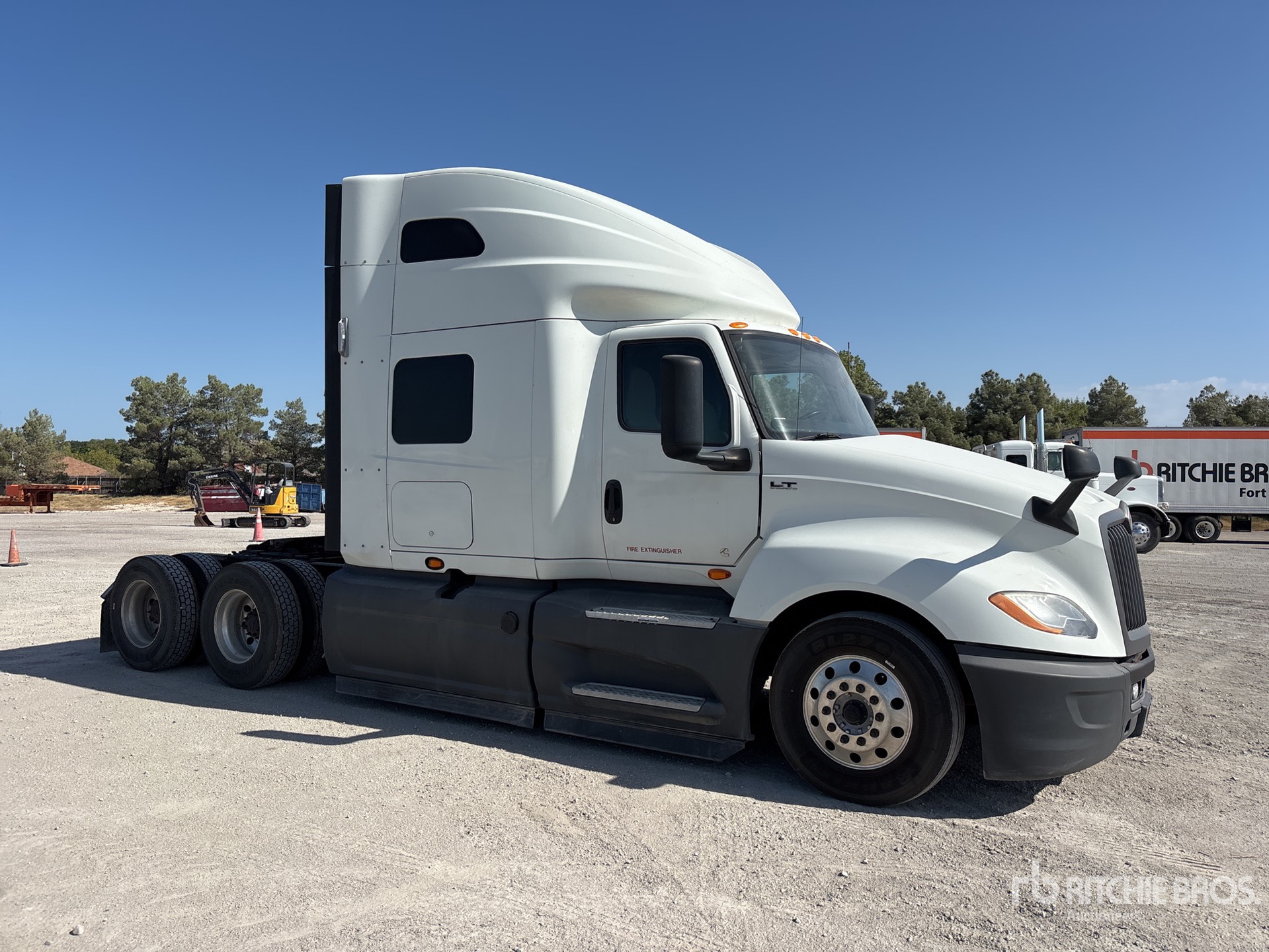 2020 International LT625