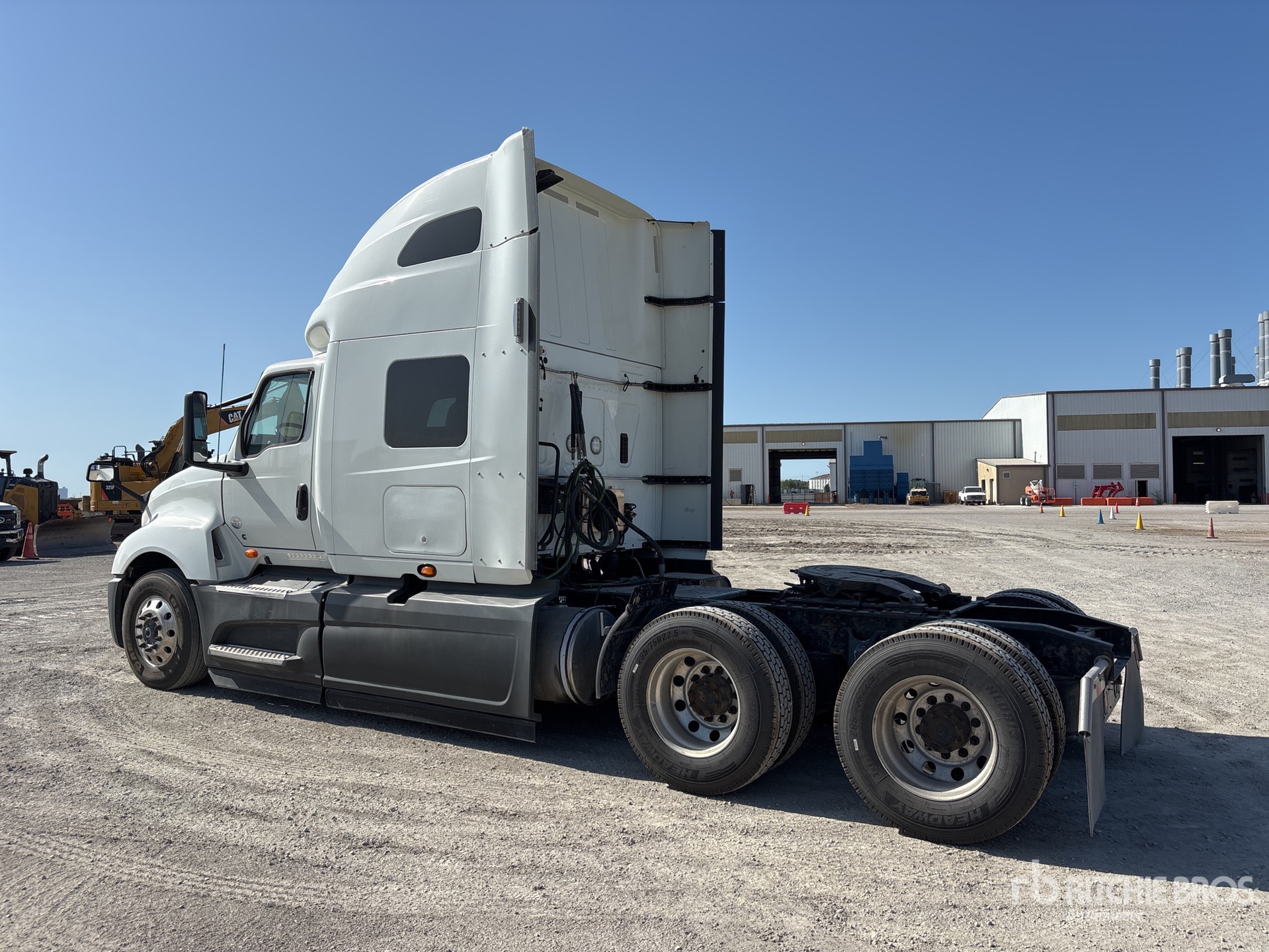 2020 International LT625