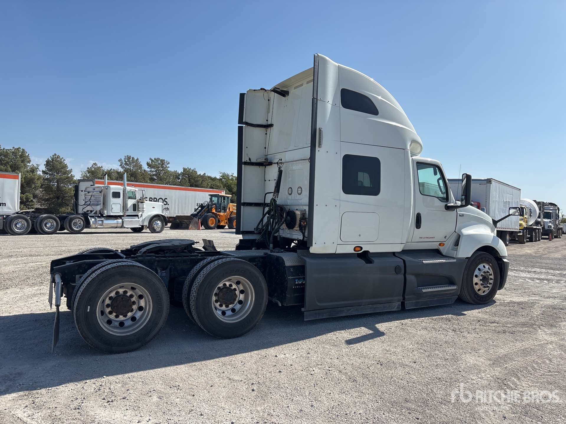 2020 International LT625