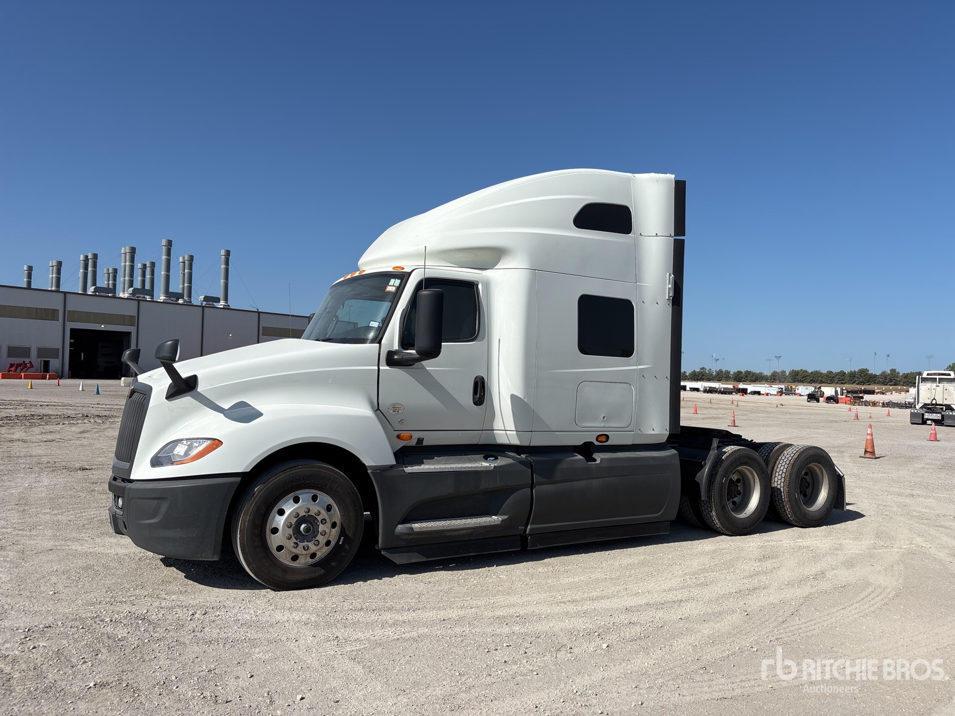 2020 International LT625