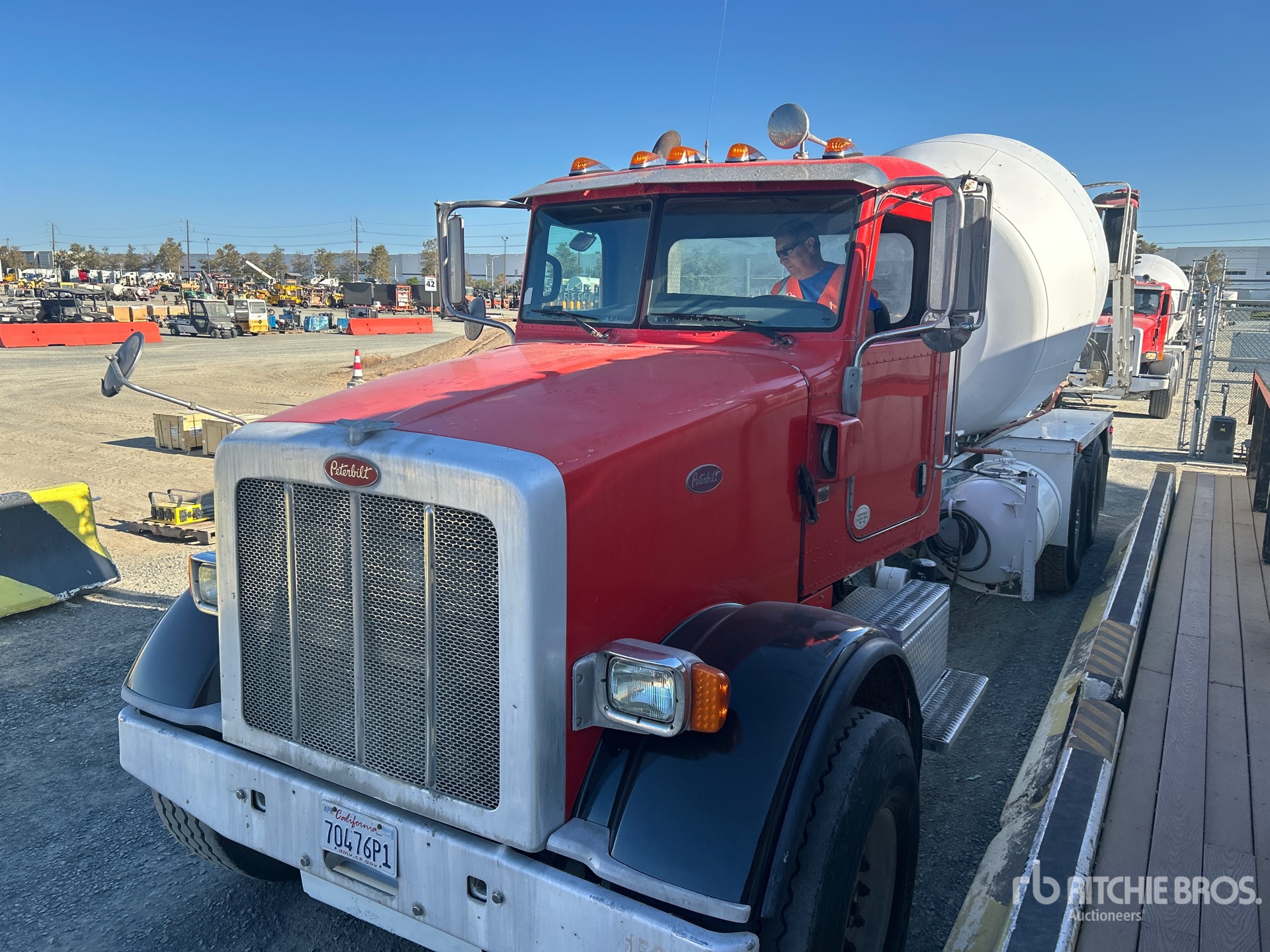 Photo of a 2015 Peterbilt 365