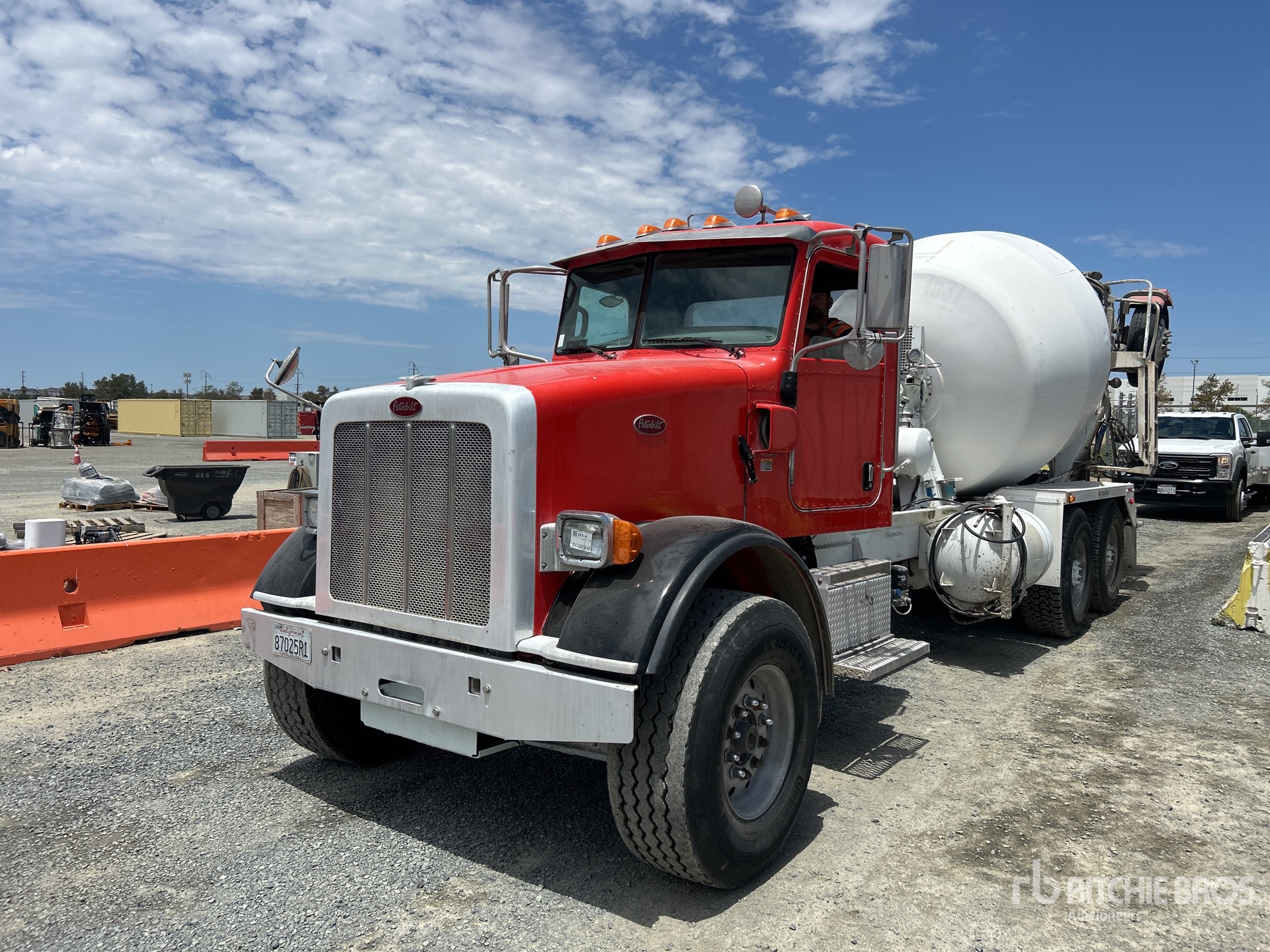 Photo of a 2015 Peterbilt 365