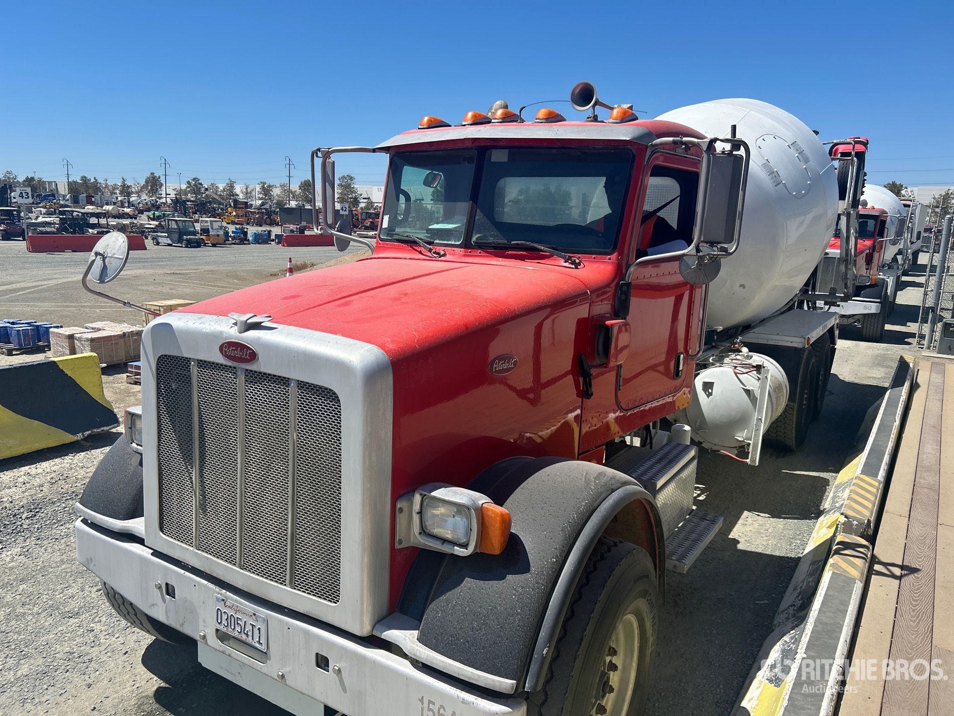 Photo of a 2015 Peterbilt 365