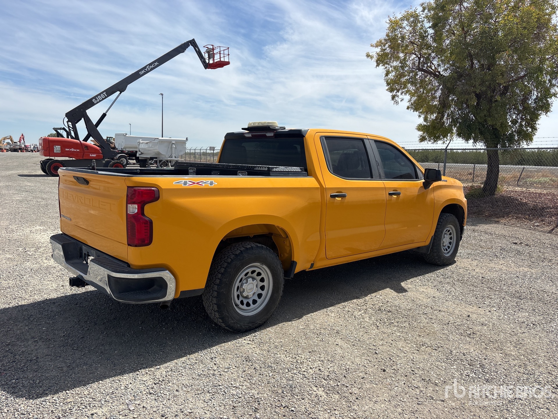 General Appearance with Picture, Right Rear Corner