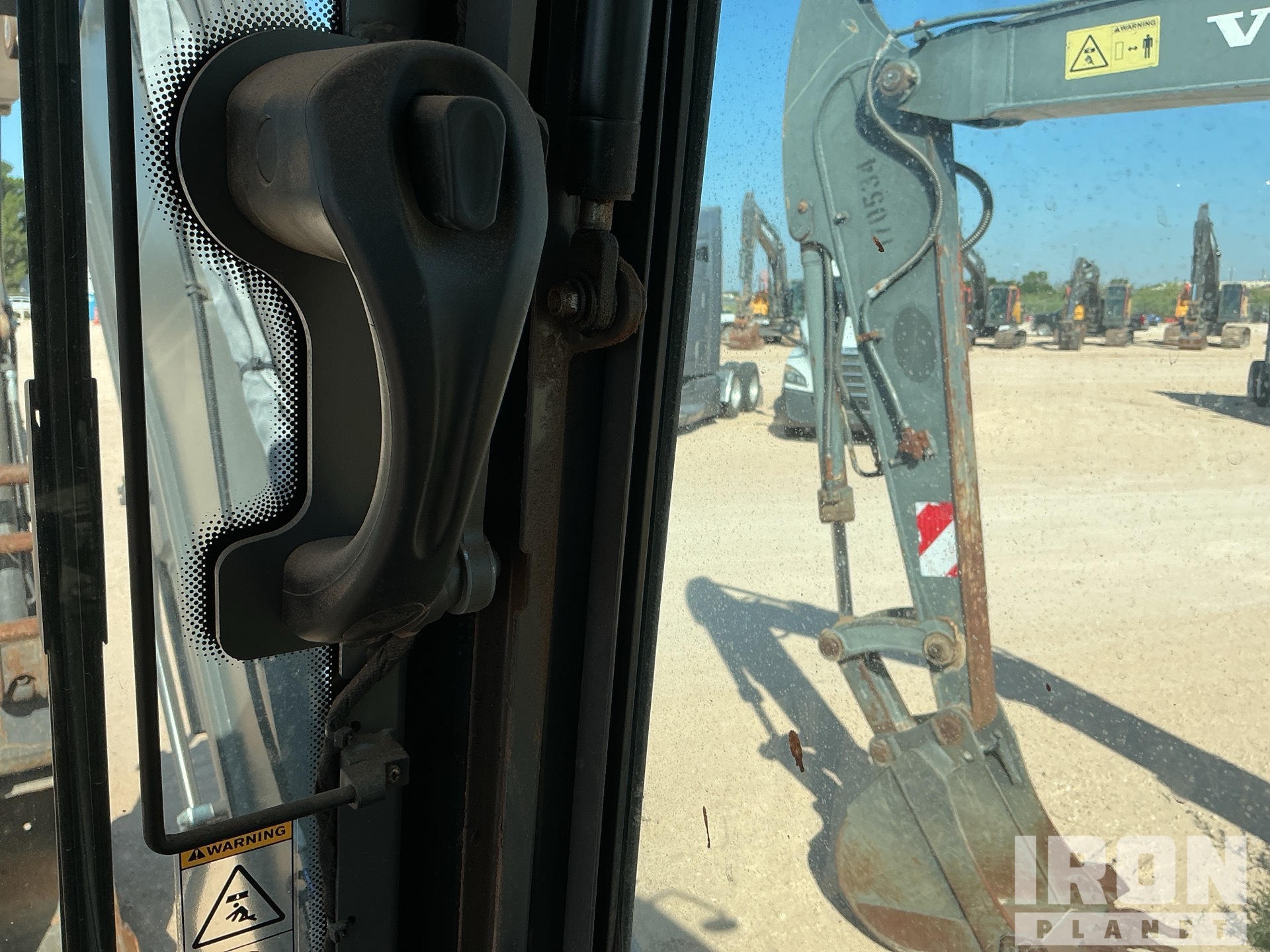 2023 Volvo ECR88D