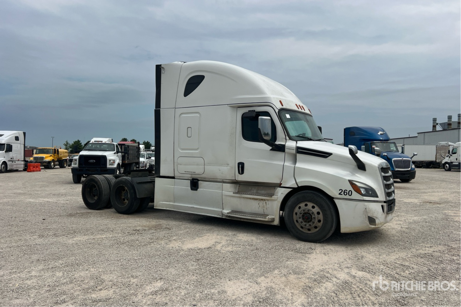 2020 Freightliner CASCADIA 126