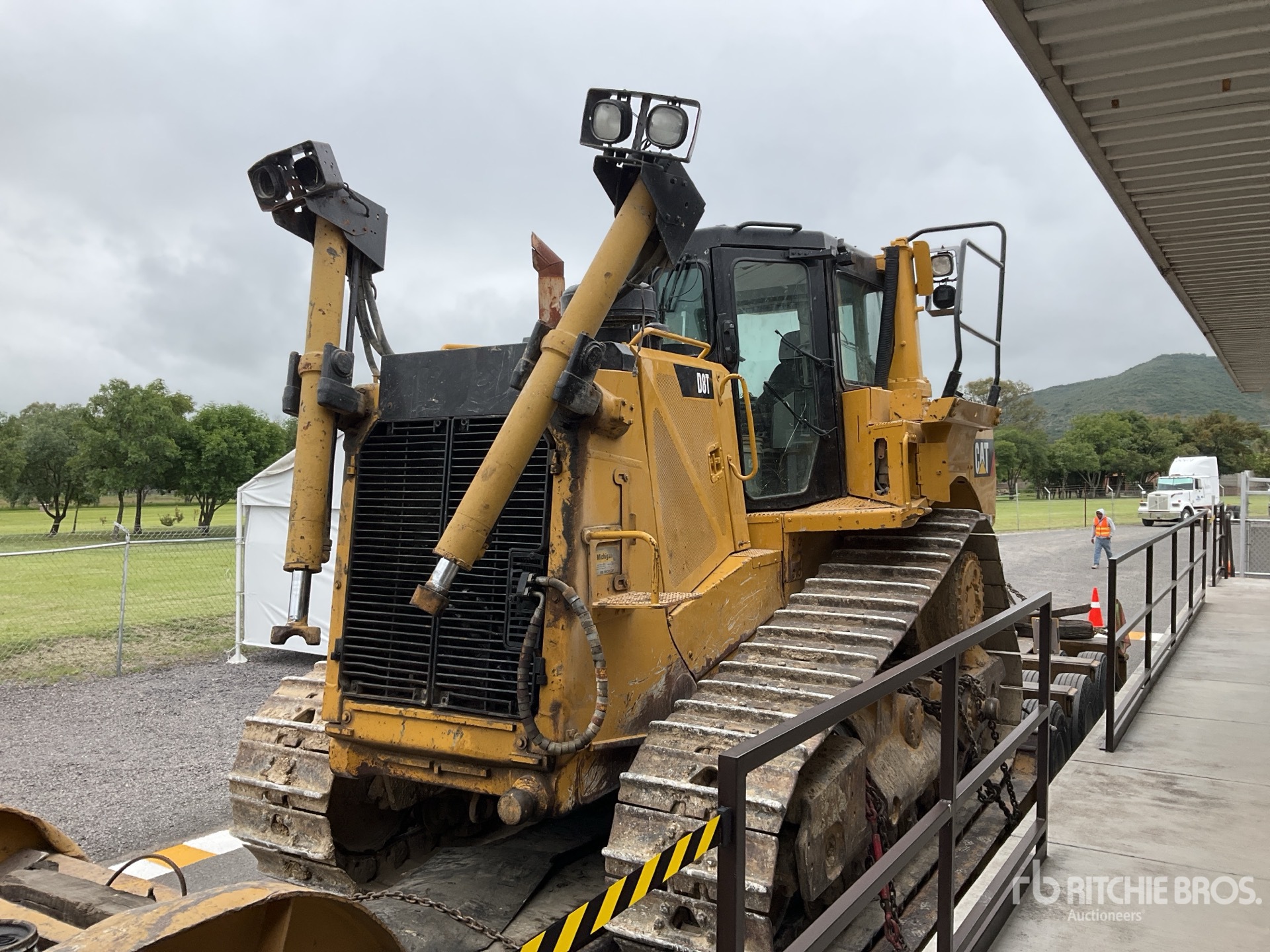 Photo of a 2012 Caterpillar D8T