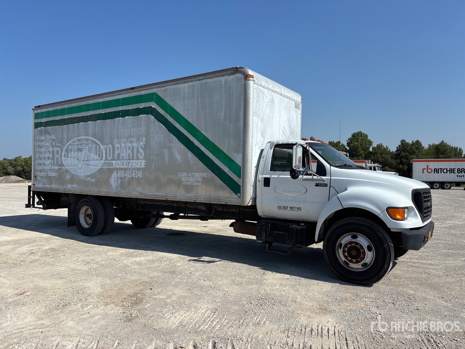 2000 Ford F-650
