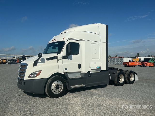 2020 Freightliner Cascadia 116 T/A Sleeper Truck Tractor