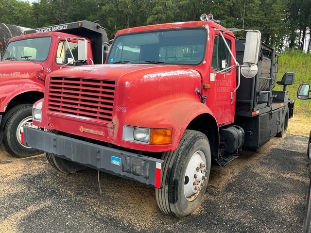 2006 International 4300 4x2 Diesel, Automatic Trans, 3000 Gallon, Pump, Reel