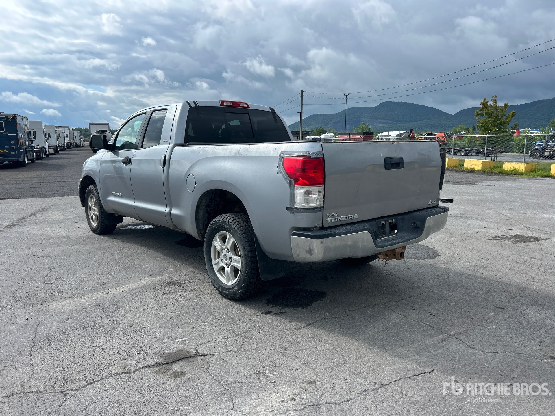 General Appearance with Picture, Left Rear Corner