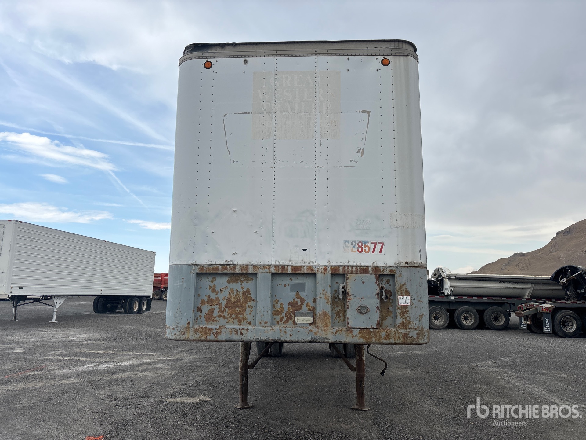1984 Fruehauf 28 FT S/A