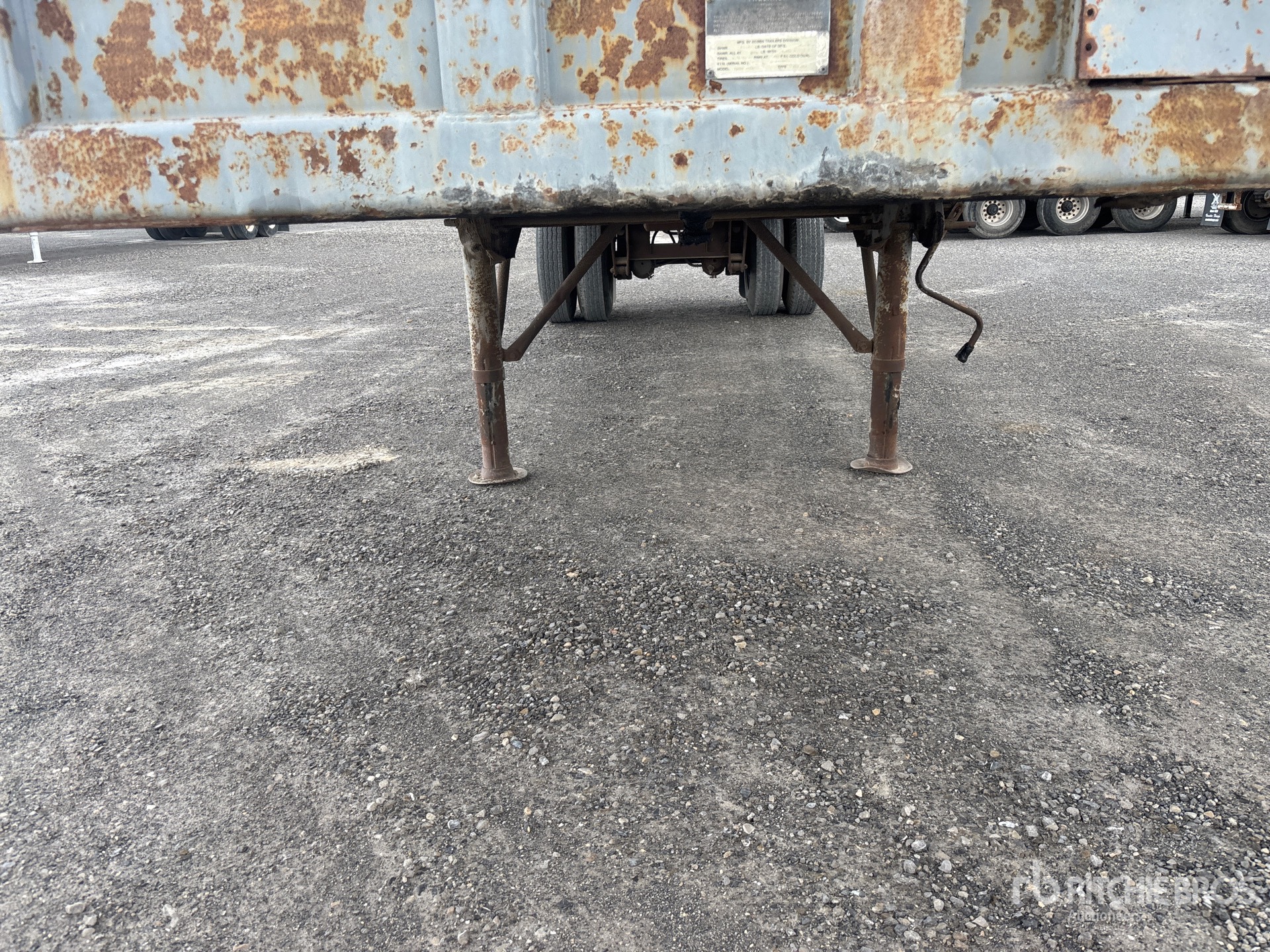 1984 Fruehauf 28 FT S/A