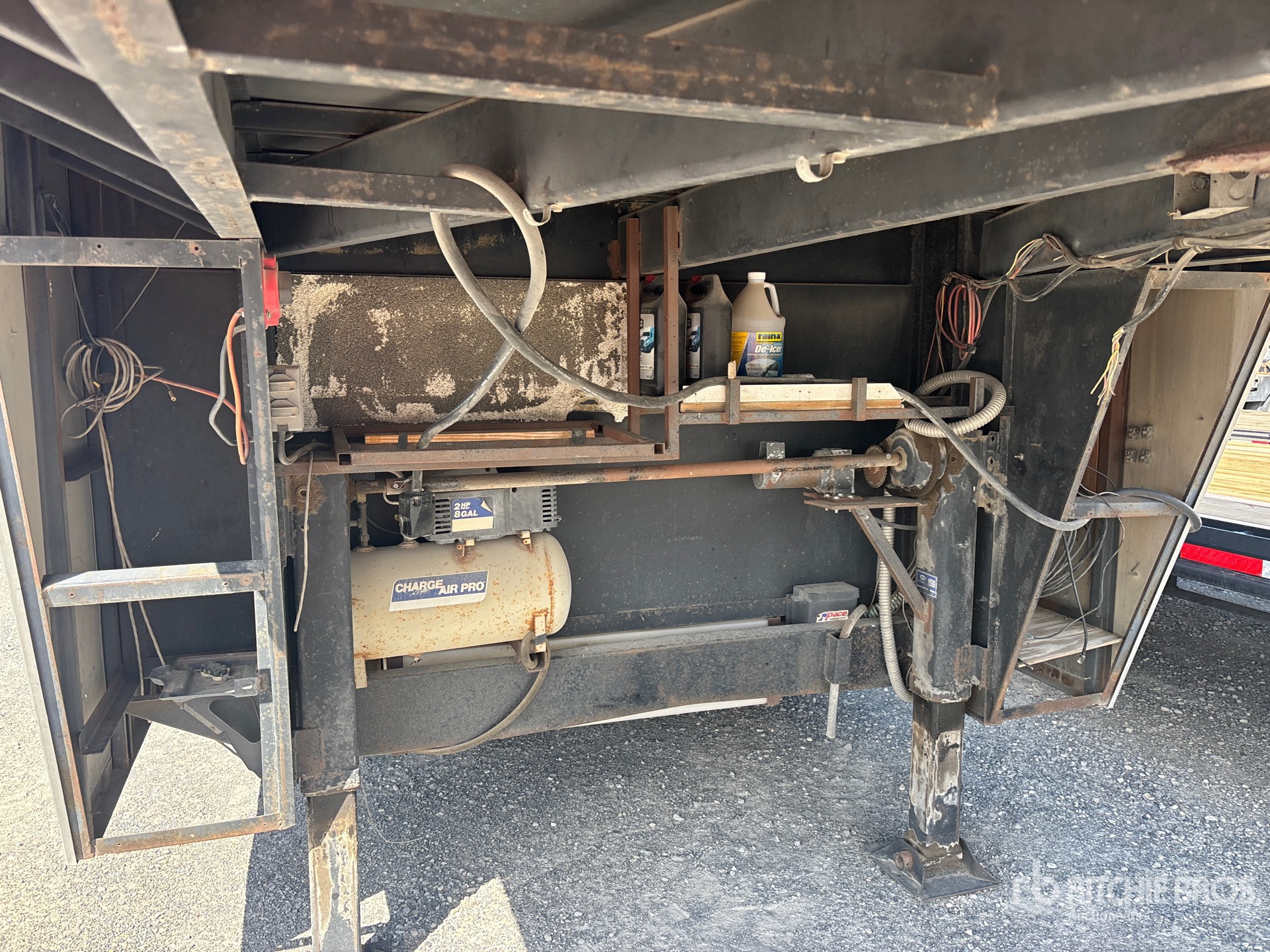 1996 Pace 44 ft Tri/A
