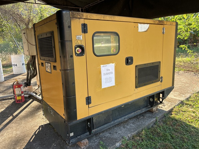 Cat DE50-CB 50 kVA Skid-Mounted Generator Set