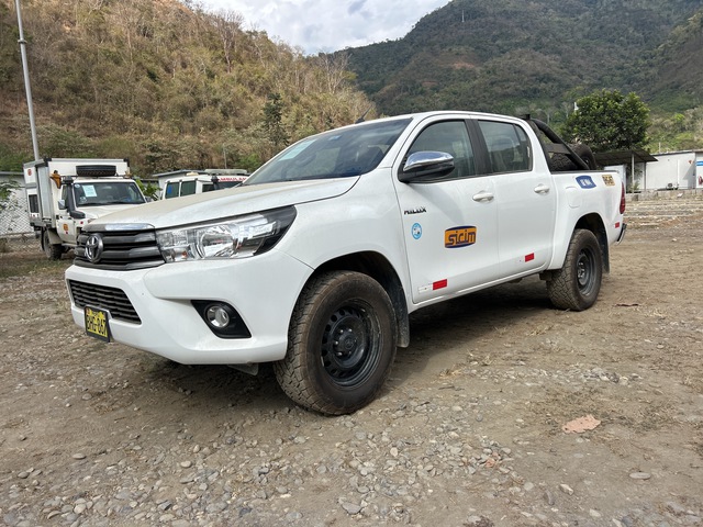 Toyota Hilux 4x4 Crew Cab 4x4 Pickup