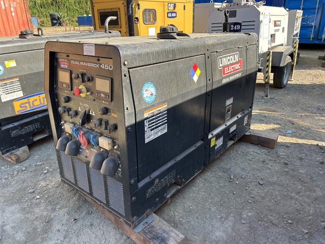 Lincoln Electric Dual Maverick 450 450 A Skid-Mounted Electric Welder