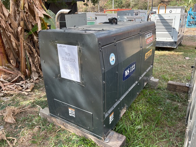 Lincoln Electric Dual Maverick 450 450 A Skid-Mounted Electric Welder