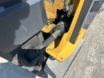 Hydraulics with Mast Tilt Cylinders