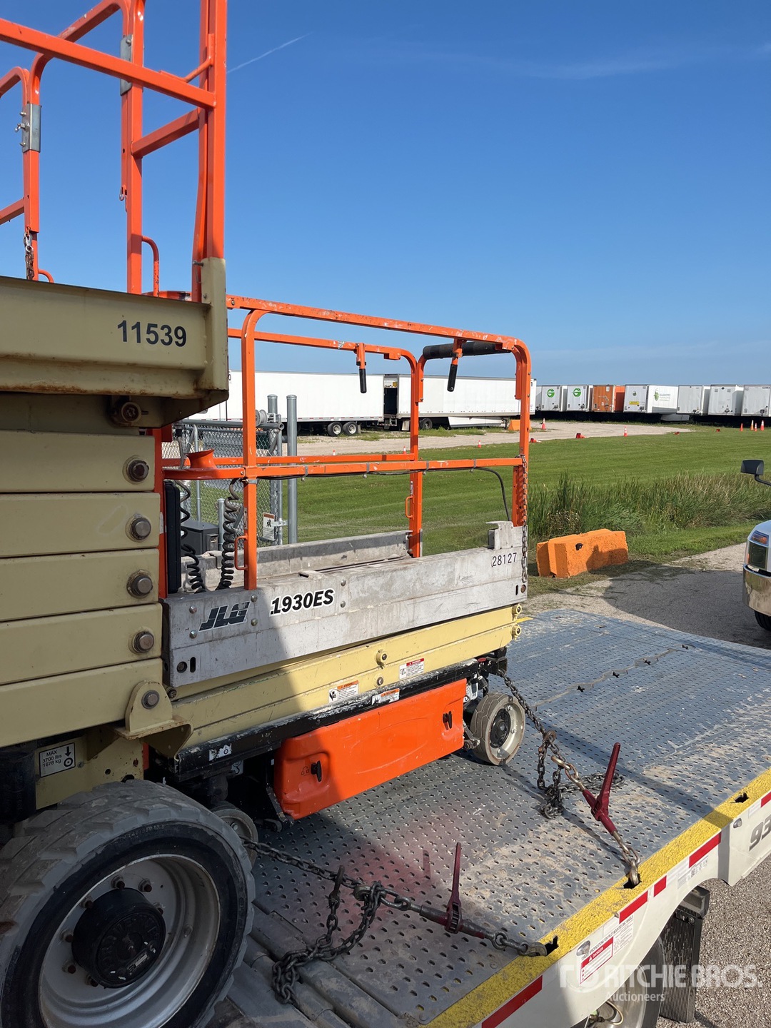 2012 JLG 1930ES