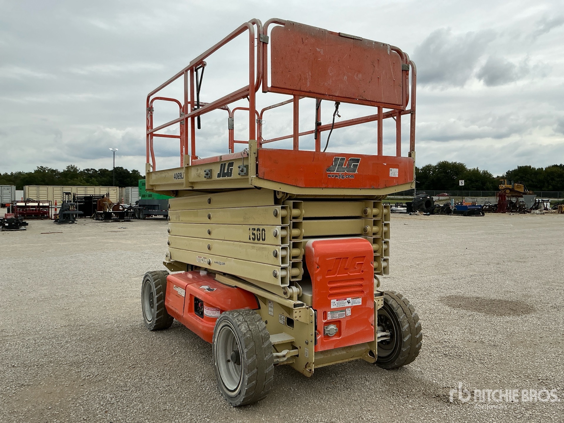 2012 JLG 4069LE