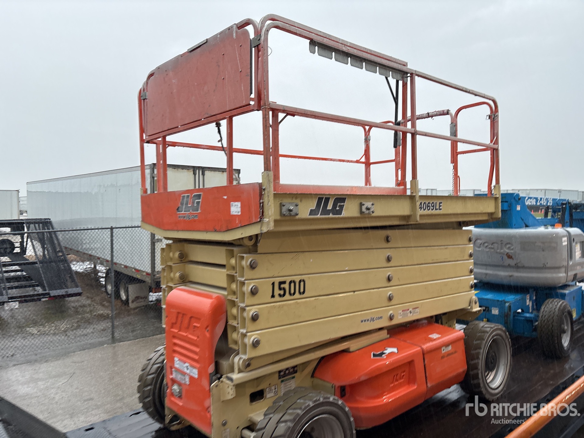 Photo of 2012 JLG 4069LE