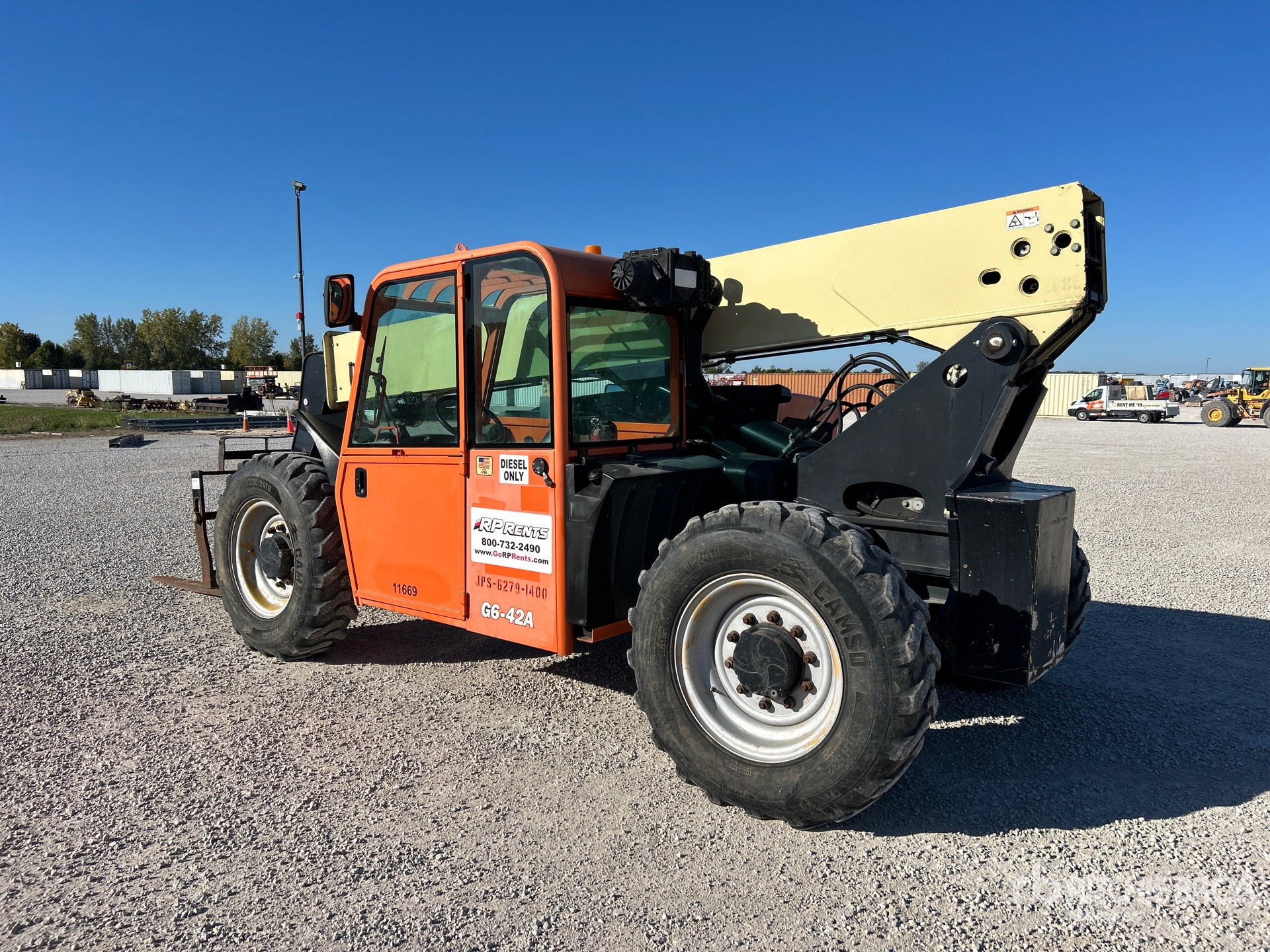 2013 JLG G6-42A