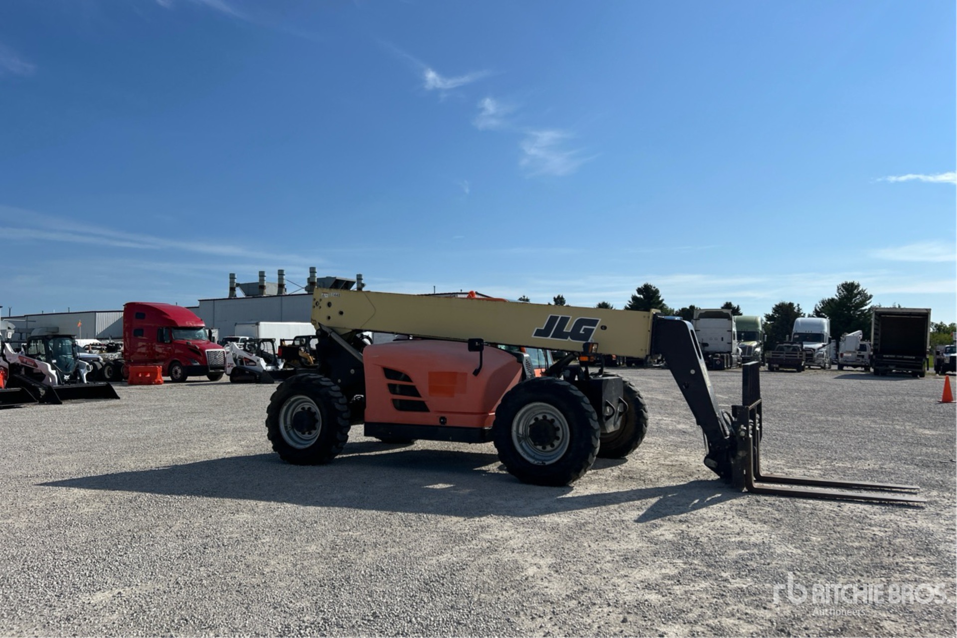 2013 JLG G9-43A