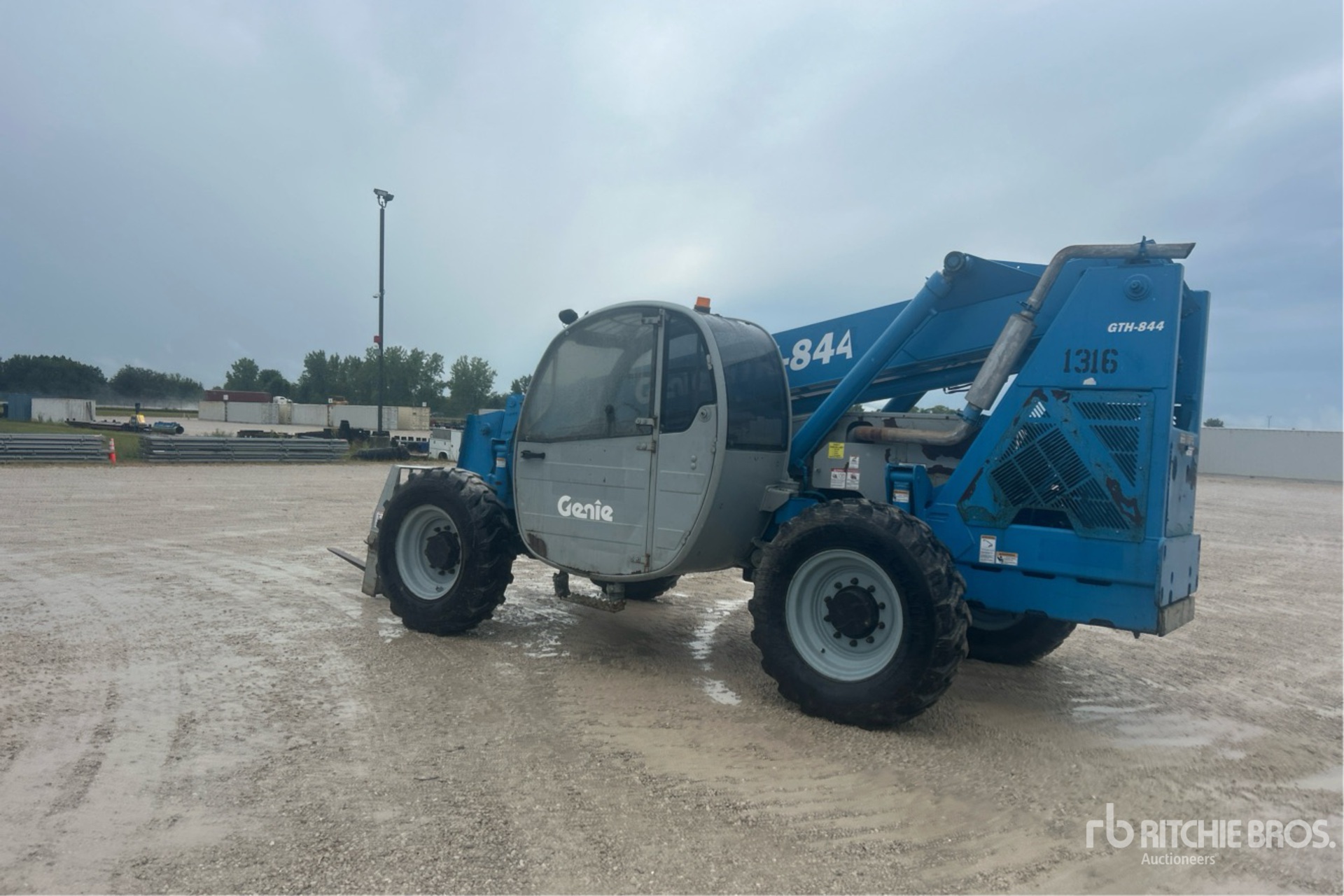 2010 Genie GTH-844