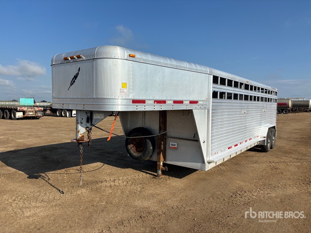 2007 Featherlite 8127 24 Ft T/a Livestock Trailer