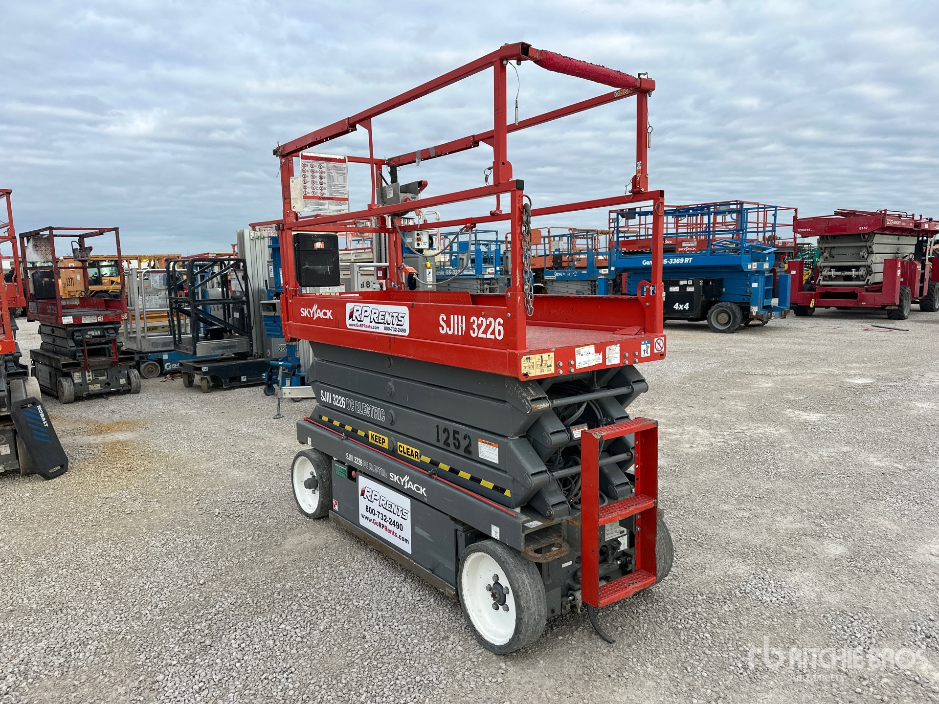 2006 Skyjack SJIII 3226
