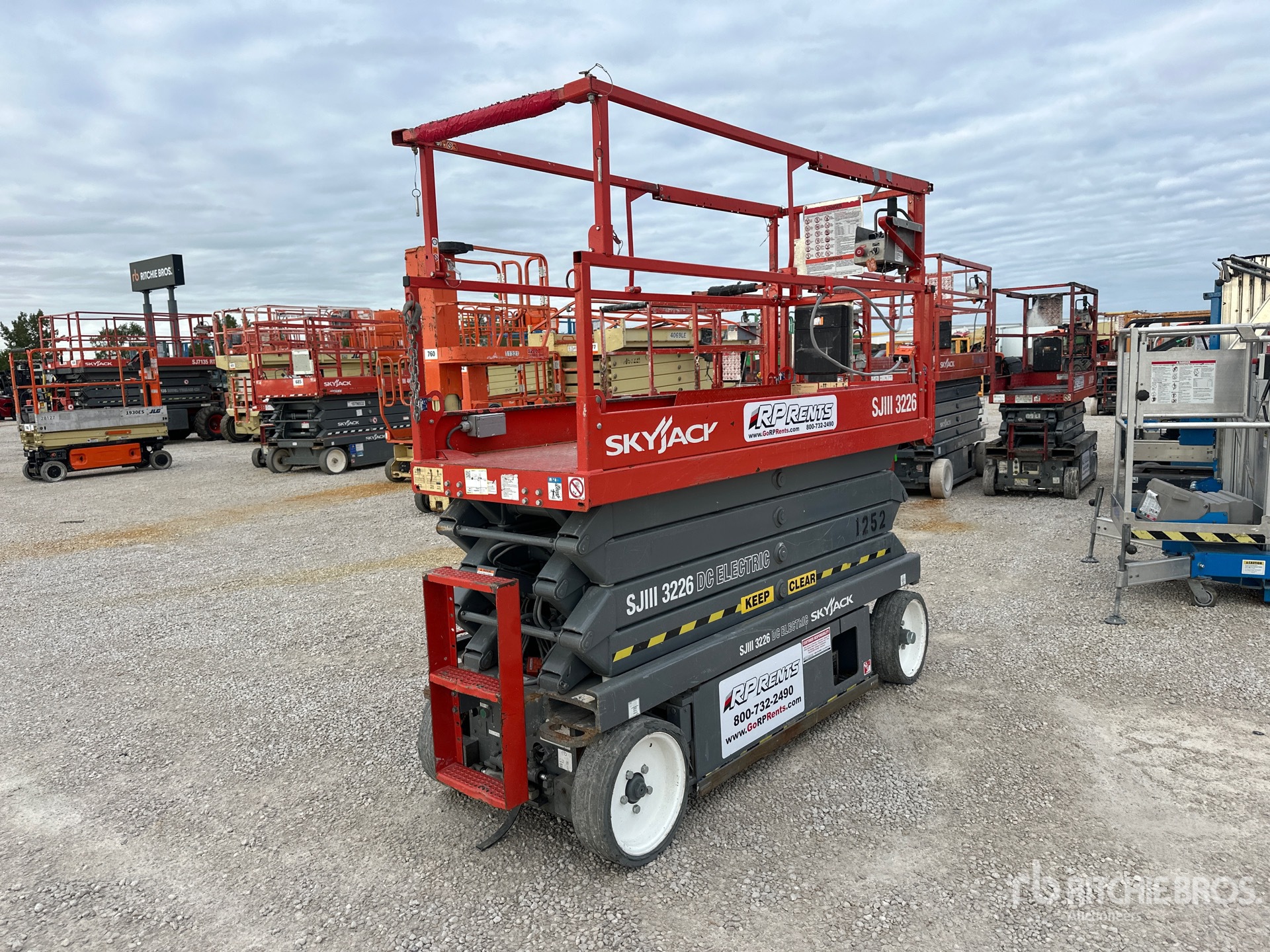 2006 Skyjack SJIII 3226