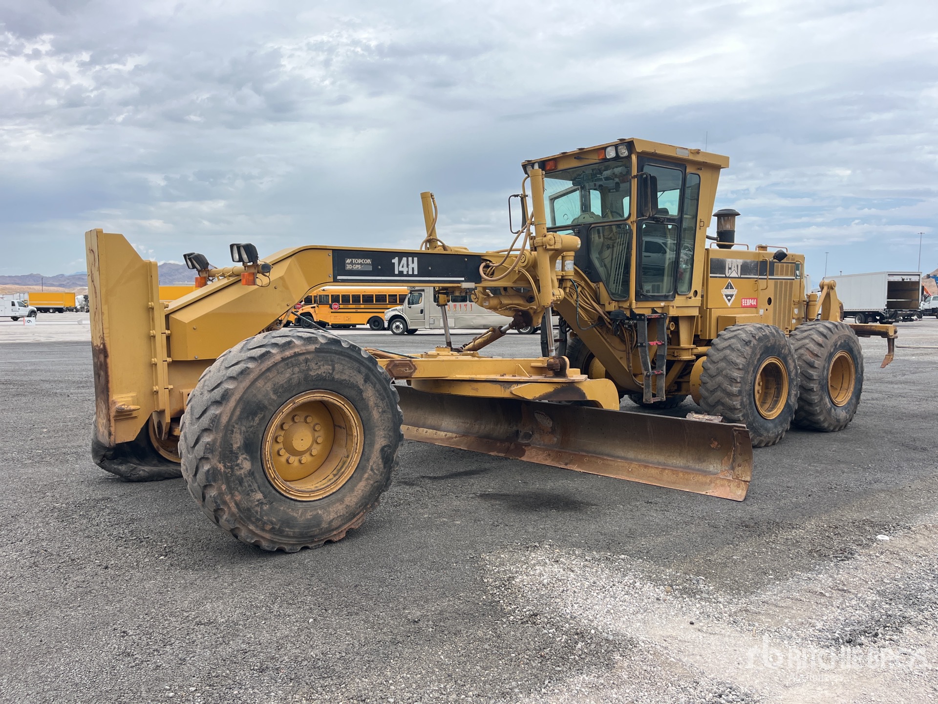 Photo of a 1998 Caterpillar 14H