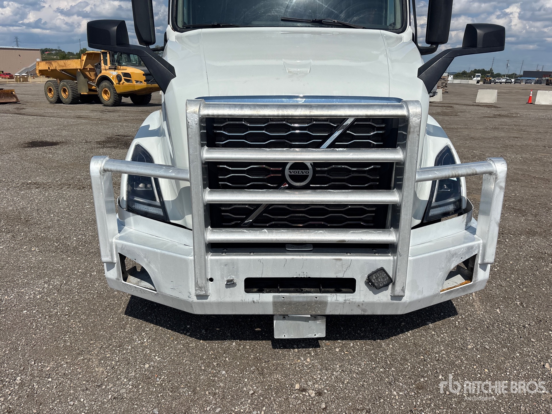 2022 Volvo VNR