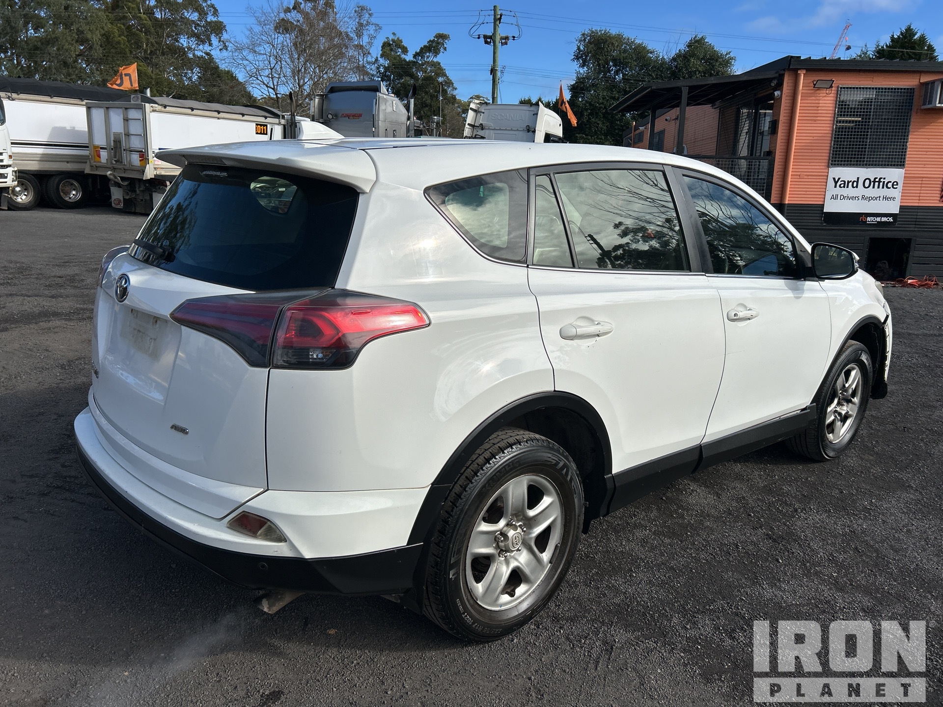 General Appearance with Picture, Left Rear Corner
