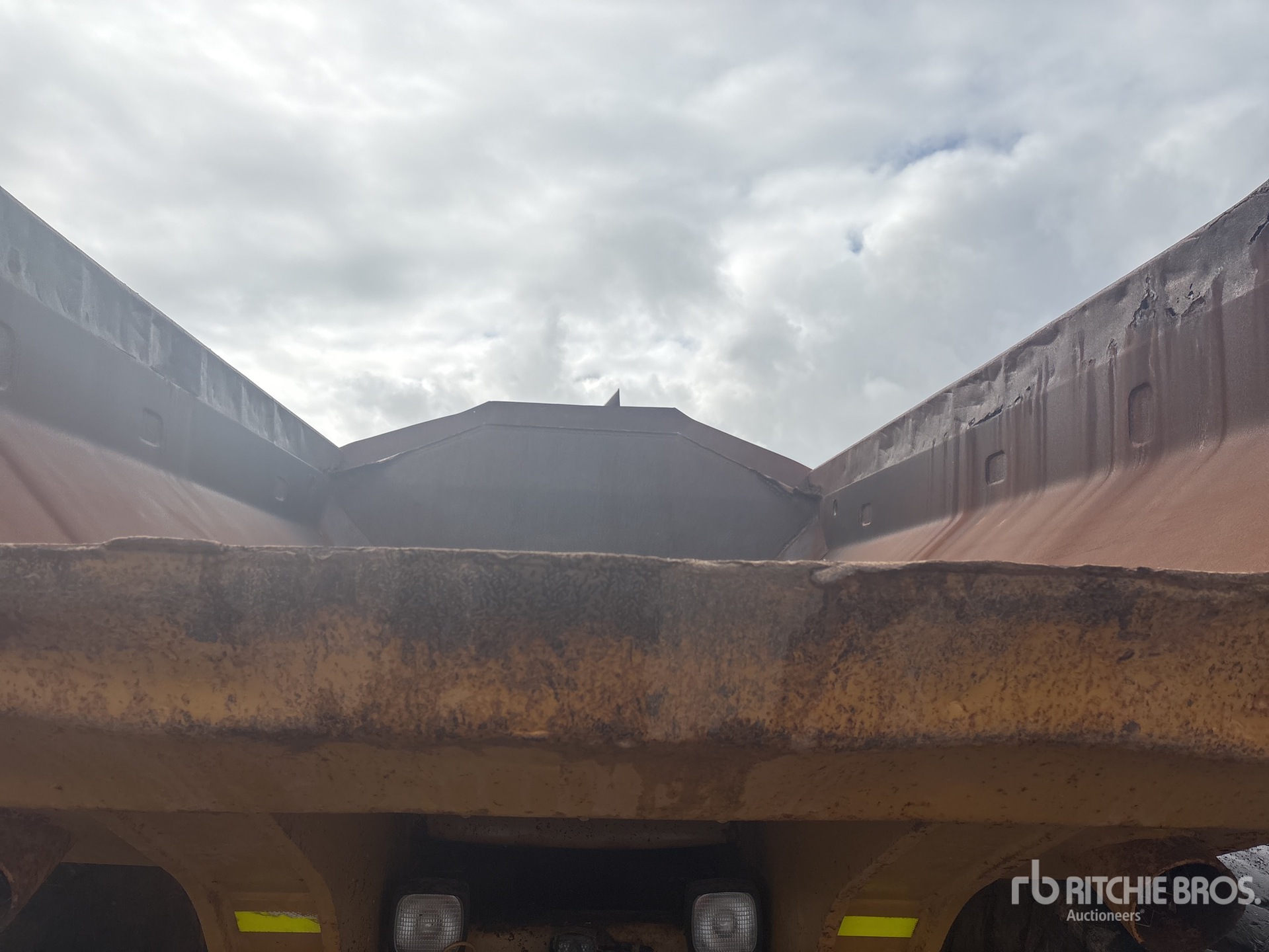 2001 Caterpillar 740