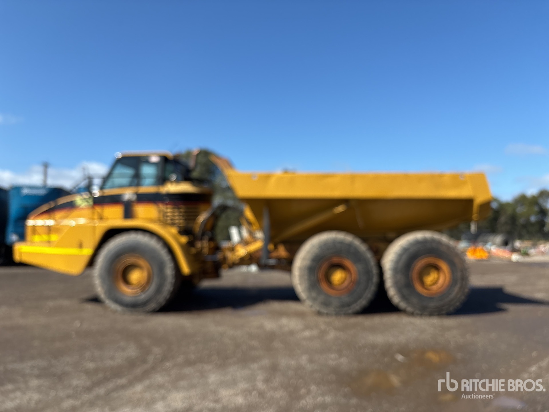 2003 Caterpillar 740