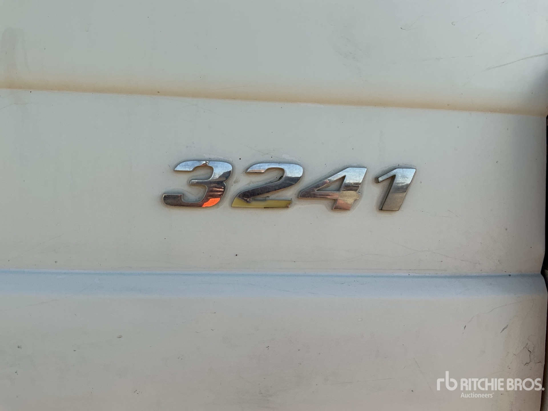 2005 Mercedes-Benz ACTROS 3241