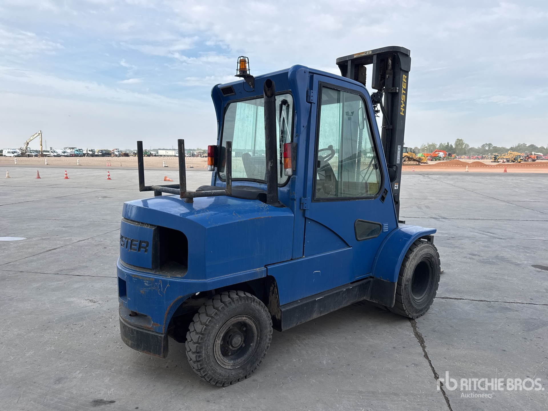 2000 Hyster H4.50XM
