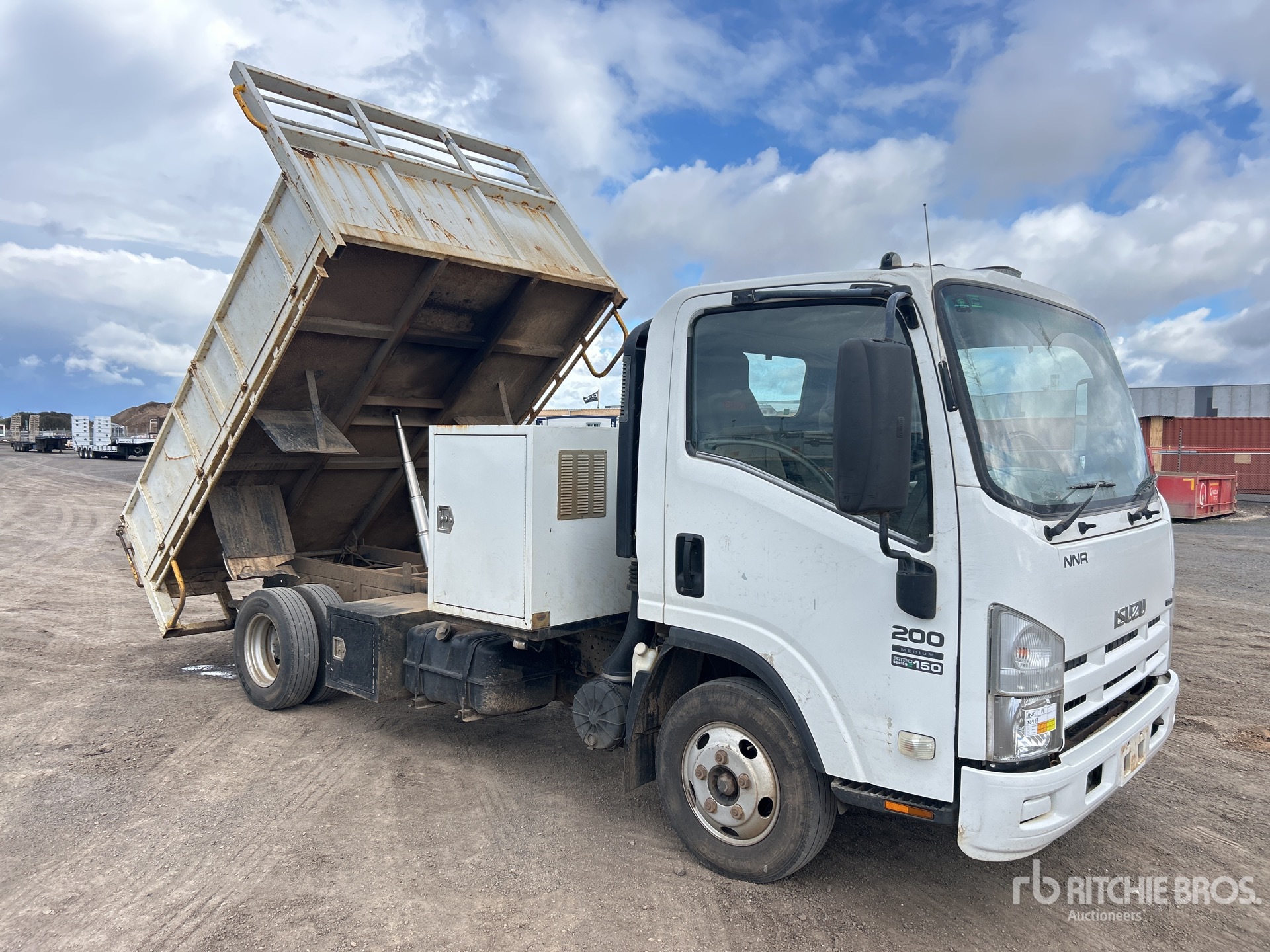 2009 Isuzu NNR200