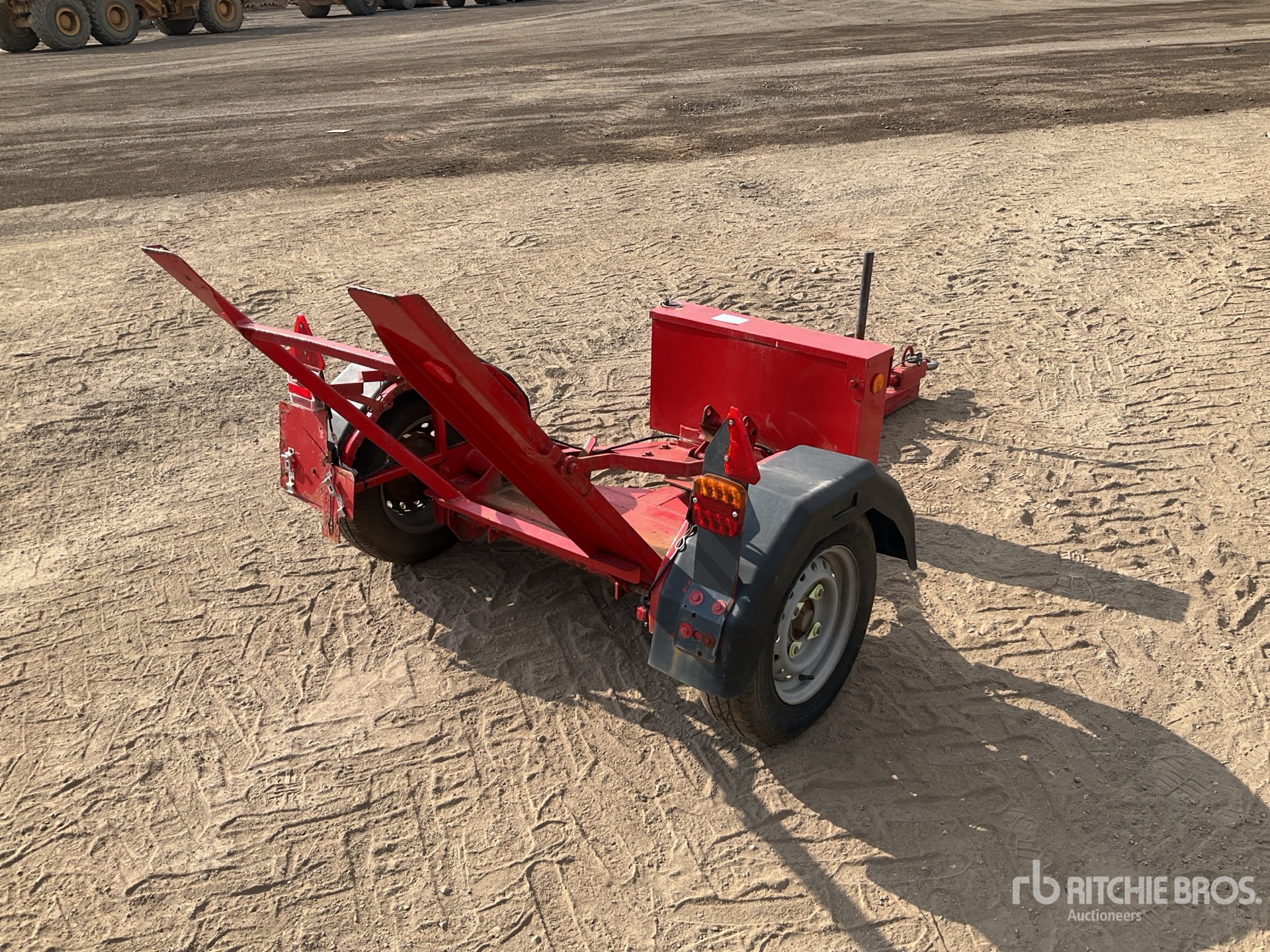 General Appearance with Picture, Right Rear Corner