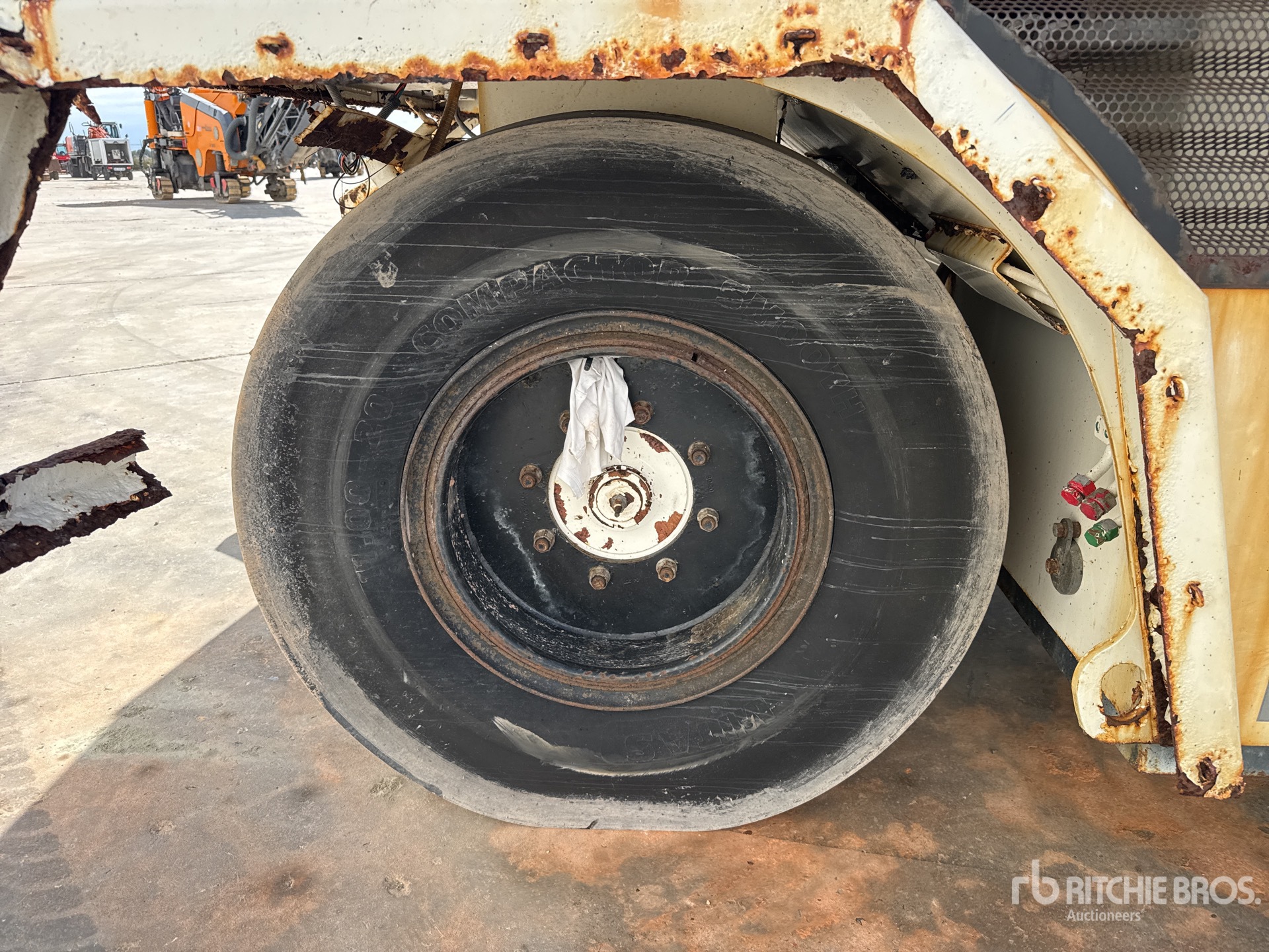 2011 Ammann AP240
