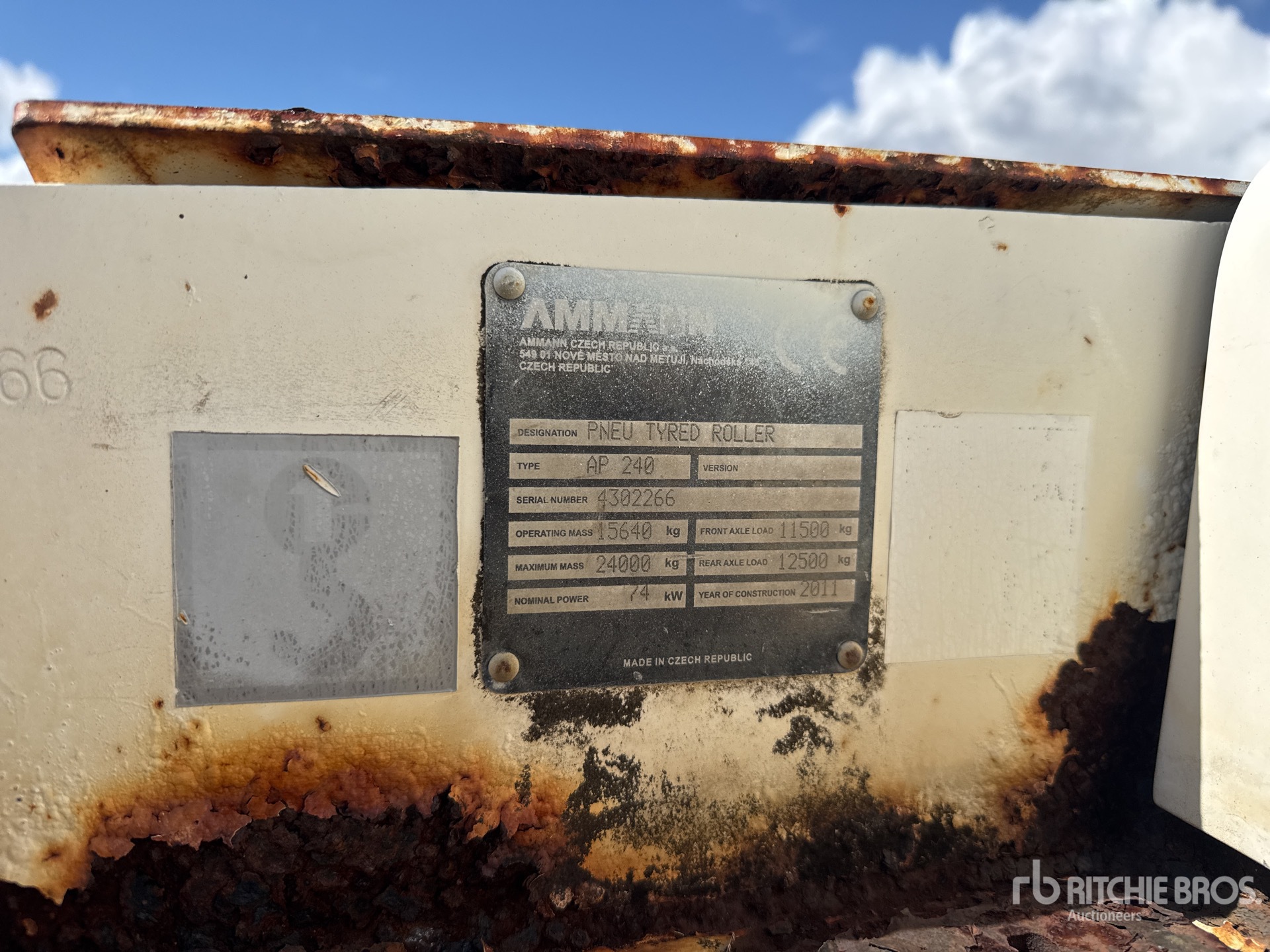 2011 Ammann AP240